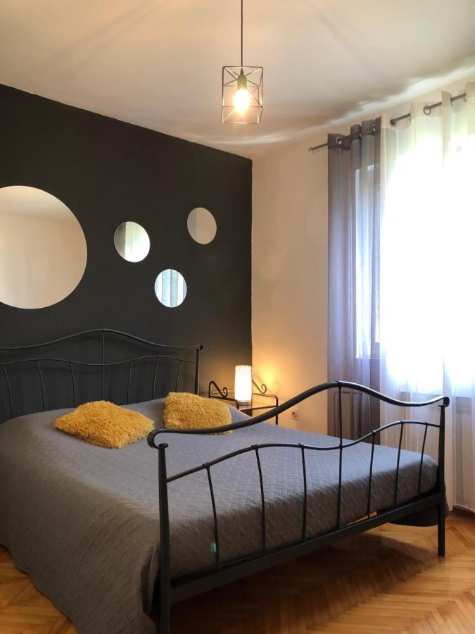 Apartments Salona Трогир Екстериор снимка