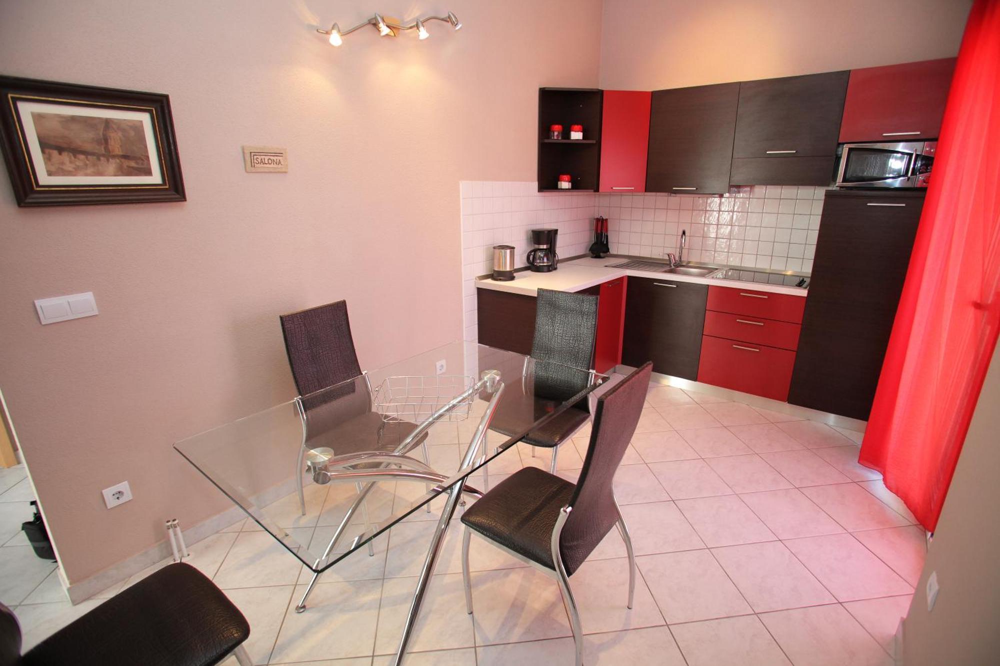 Apartments Salona Трогир Екстериор снимка
