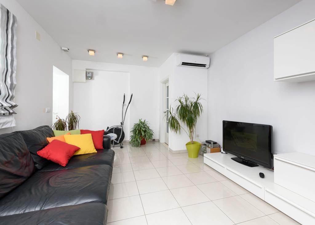 Apartments Salona Трогир Екстериор снимка