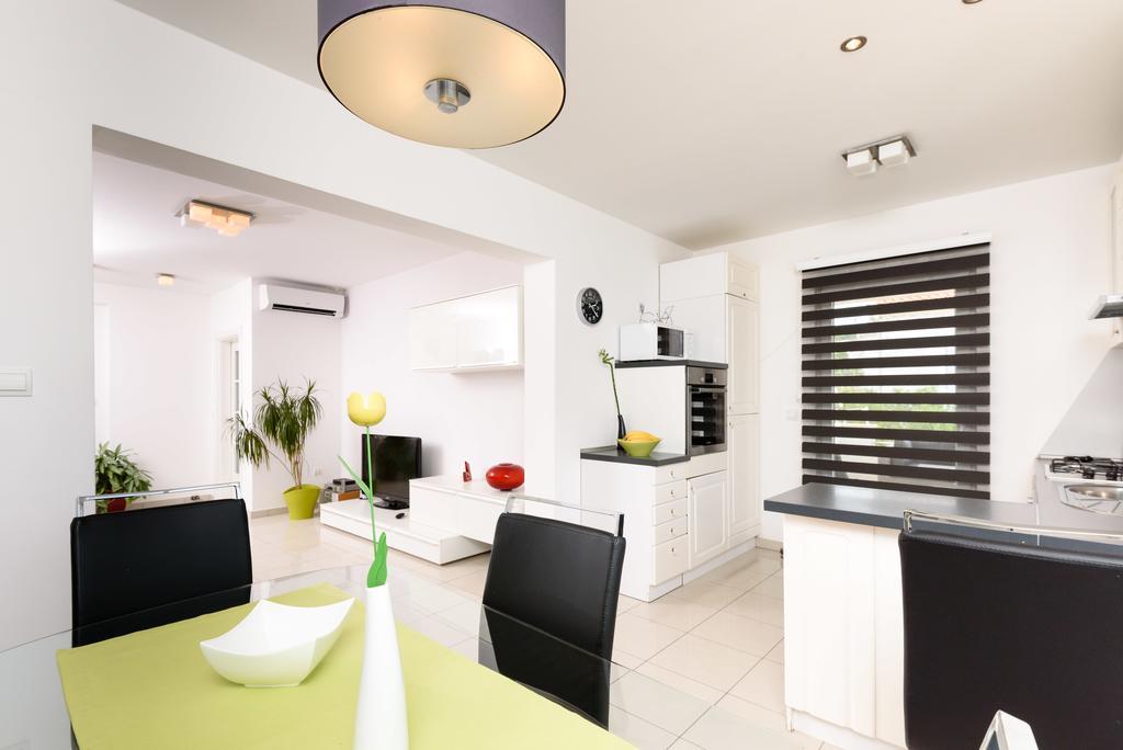 Apartments Salona Трогир Екстериор снимка