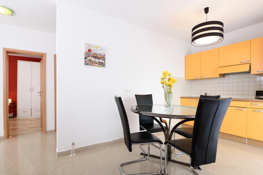 Apartments Salona Трогир Екстериор снимка