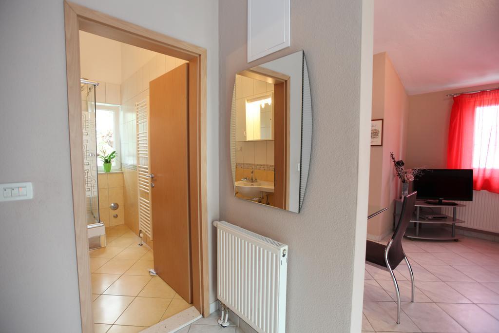 Apartments Salona Трогир Екстериор снимка