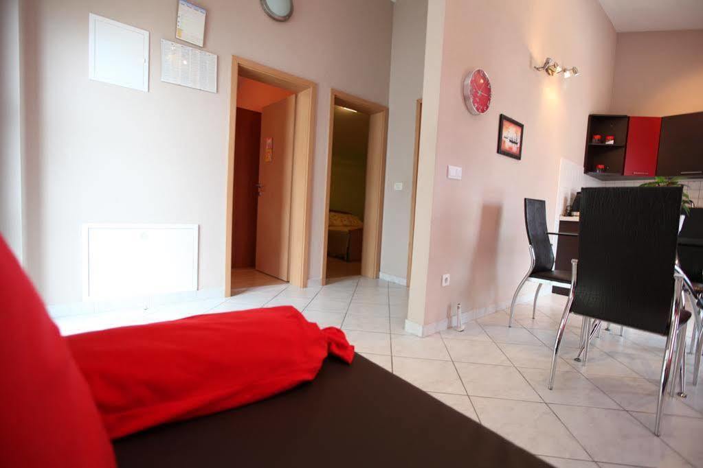 Apartments Salona Трогир Екстериор снимка